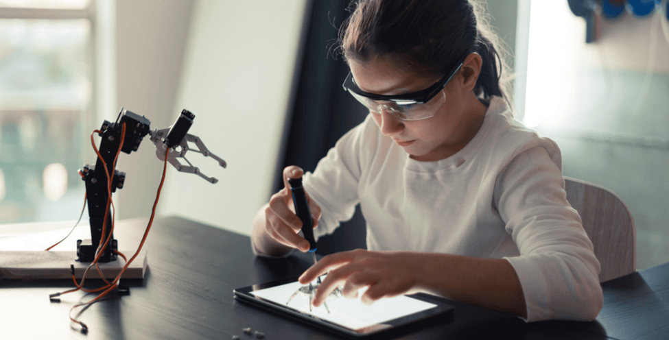 Self-discovery & robotic toys will help develop robotic engineers